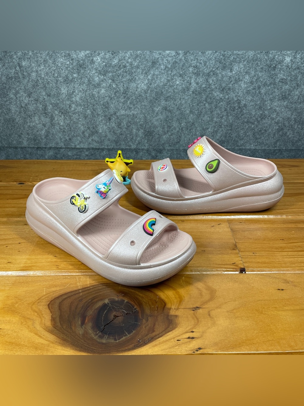 Crocs Classic Crush Shimmer Sandals WOMENS SIZE 10 Pink Platform Charms 208602